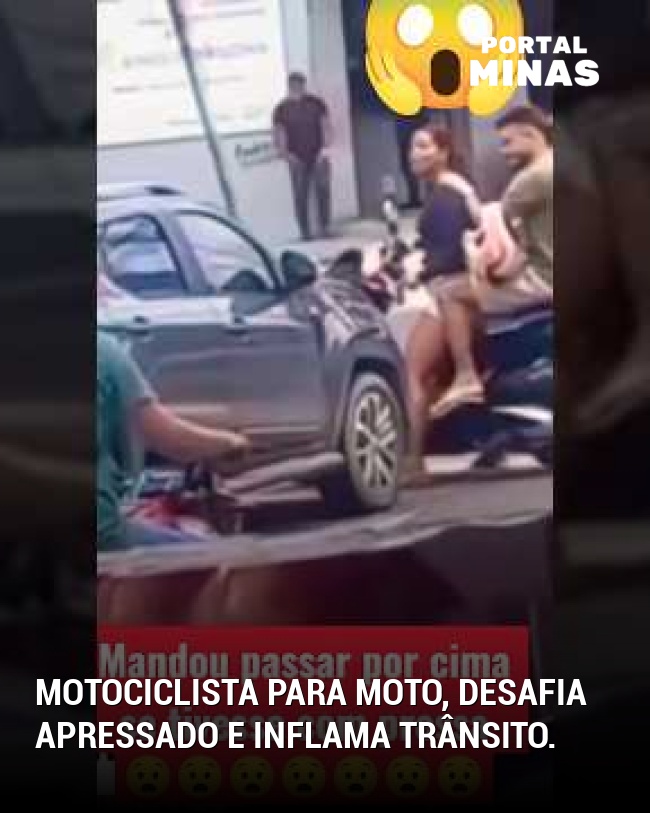 Motociclista para moto, desafia apressado e inflama trânsito.