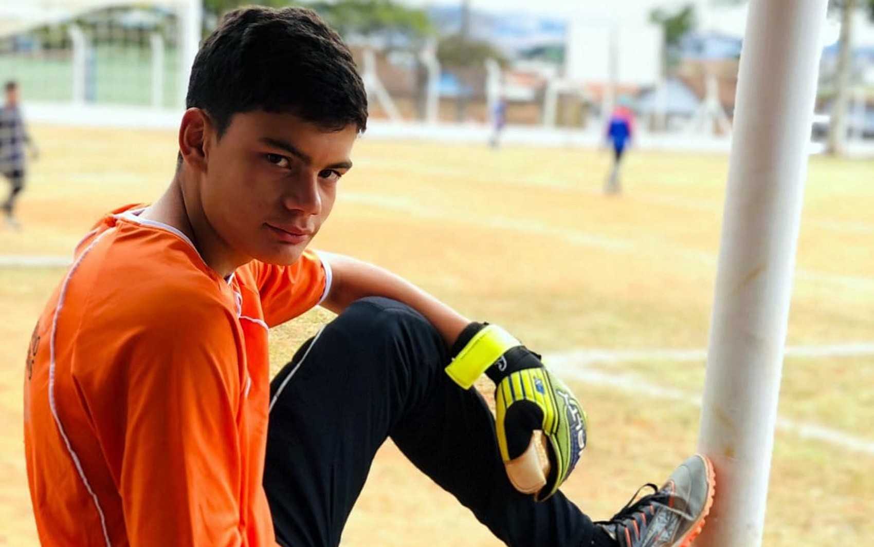 Adolescente de 16 anos morre após mal súbito durante partida de futebol em Pouso Alegre