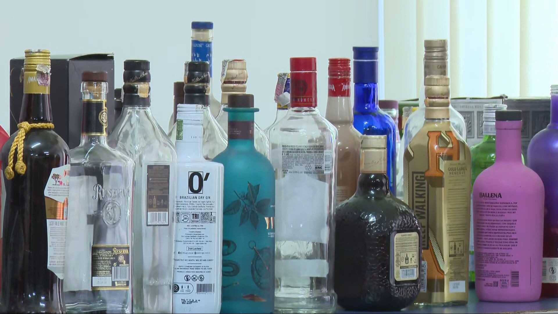 Investigação revela esquema de falsificação de bebidas na capital mineira