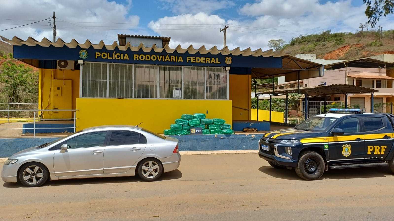 Apreensão recorde na BR-262: 343 quilos de maconha seriam entregues em Caratinga