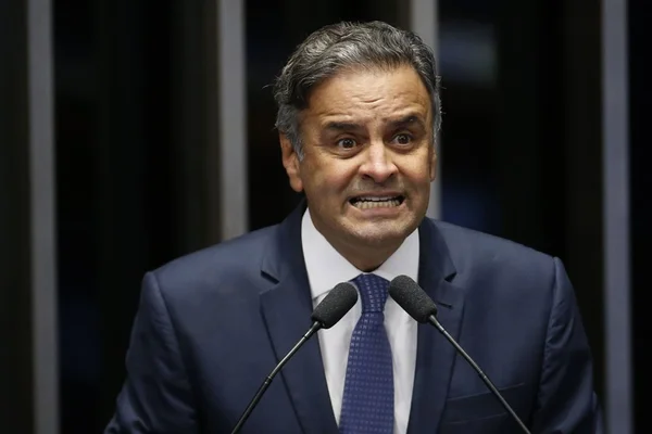 Aécio Neves avalia retorno à disputa política em 2026, focado no Senado ou Governo de Minas