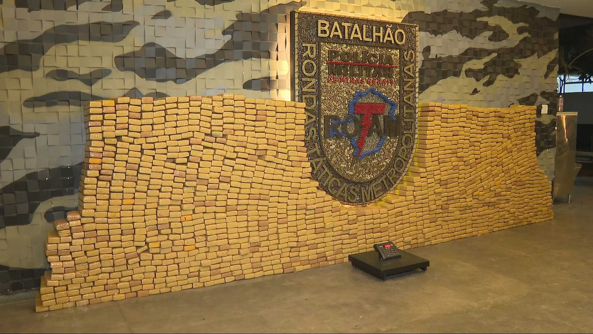 Casal é preso com mais de 1,5 tonelada de maconha em Contagem