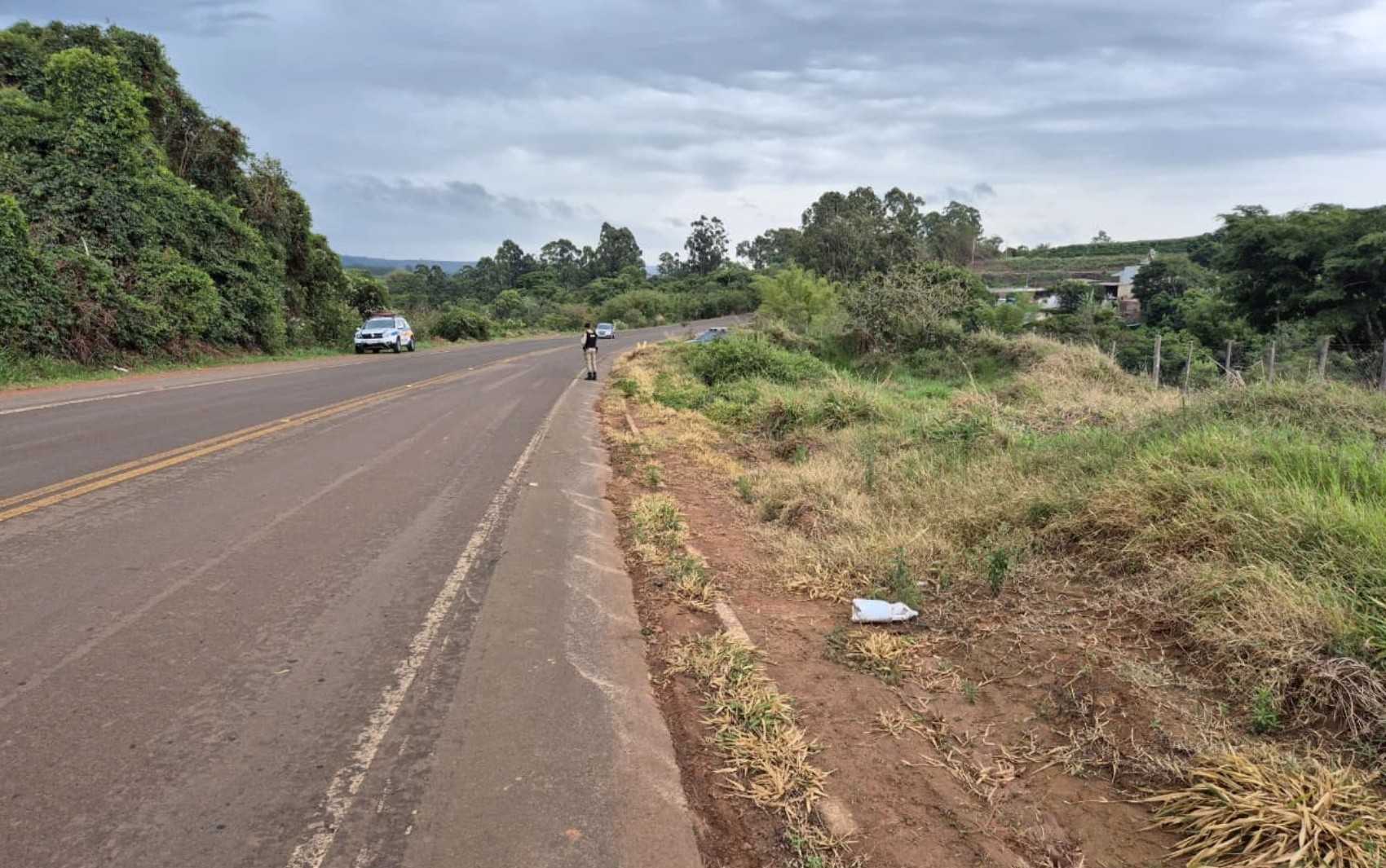 Homem é encontrado sem vida às margens de rodovia em Ibiraci, e Polícia Civil apura o caso