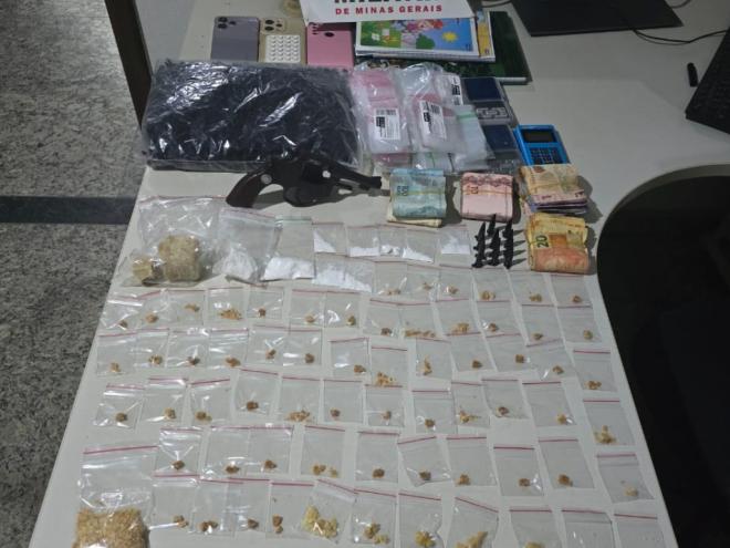 Casal é preso em flagrante por tráfico de drogas em Ipaba