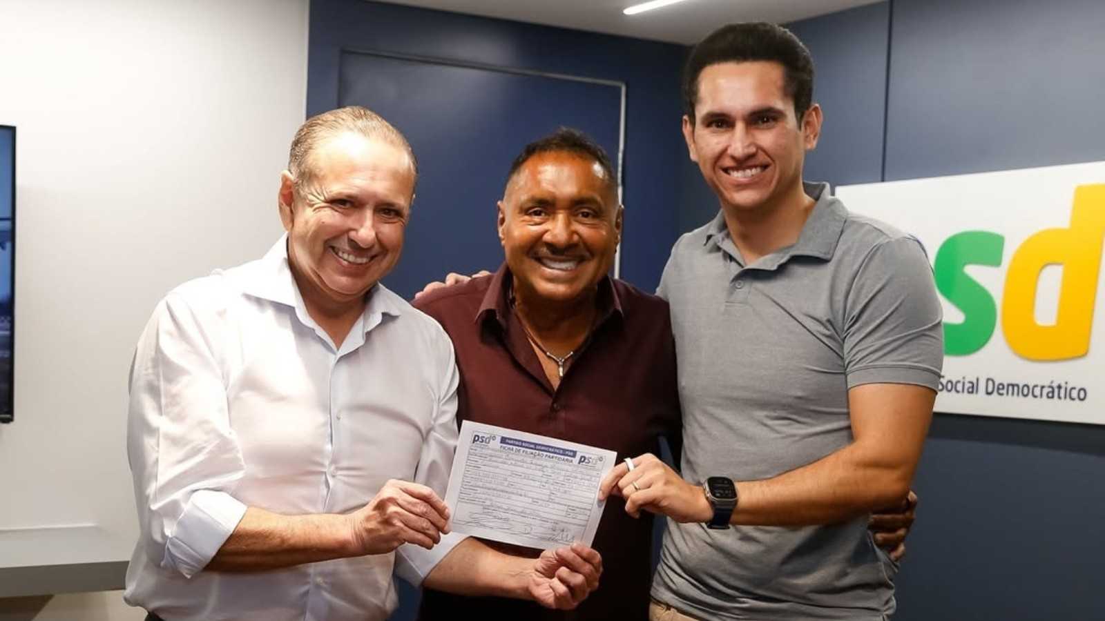 Tiririca troca domicílio eleitoral de São Paulo para o Ceará e se filia ao PSD