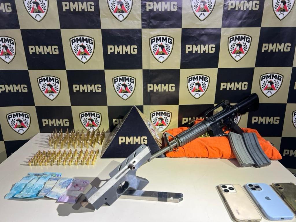 Operação Policial em Alvinópolis e João Monlevade Resulta na Apreensão de Armamento Pesado