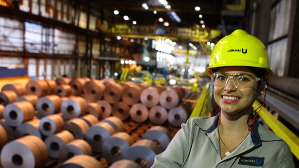 Usiminas lança programa com 340 vagas para aprendizes e estagiários