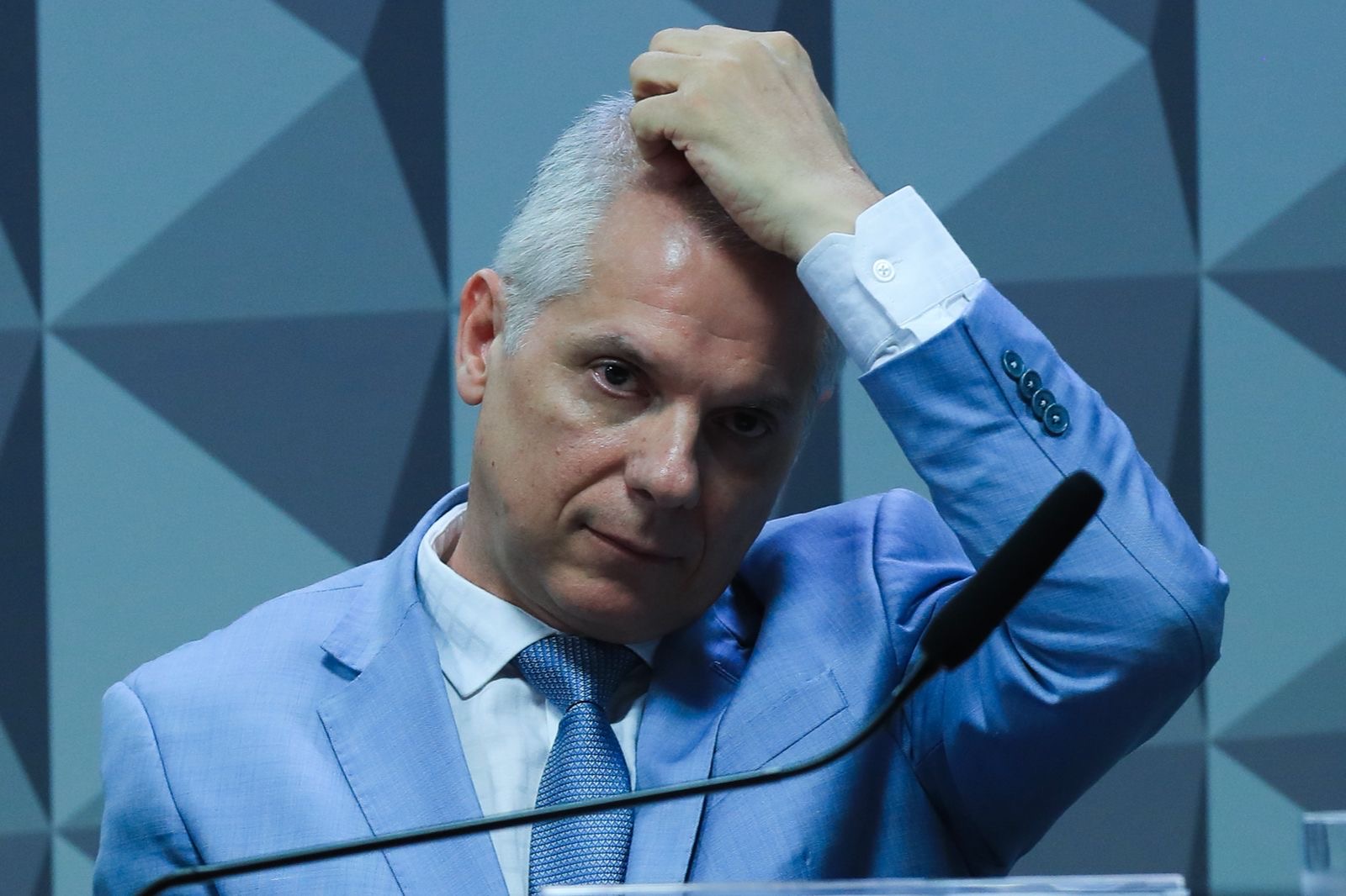 Ex-presidente do INSS é preso em Operação da Polícia Federal em Minas Gerais e mais 14 estados