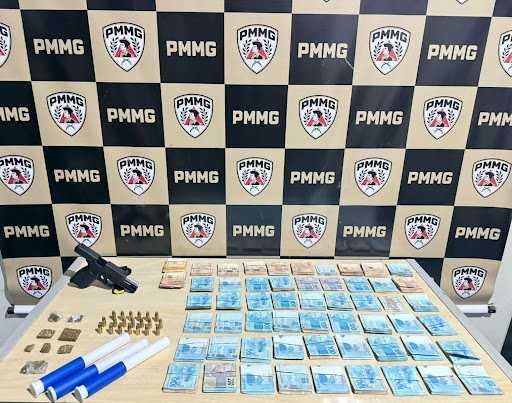 Operação Policial em Três Marias Resulta na Apreensão de Grande Quantidade de Dinheiro, Arma e Drogas