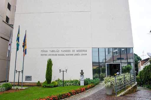 Consumidora de Muriaé que encontrou larvas e mofo em biscoitos garante indenização na Justiça