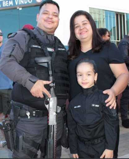 Tragédia em Januária: Policial Penal, Esposa e Filha de 8 Anos São Encontrados Mortos Dentro de Casa