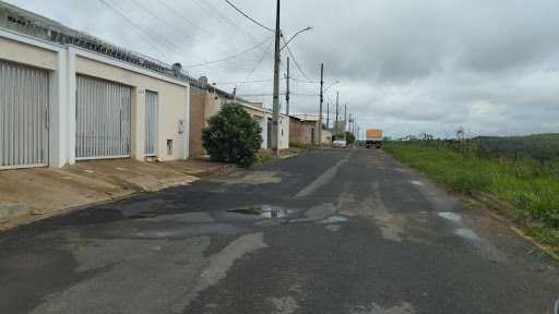 Tragédia em Araxá: Vizinho é Morto ao Tentar Proteger Mulher e Criança de Agressor