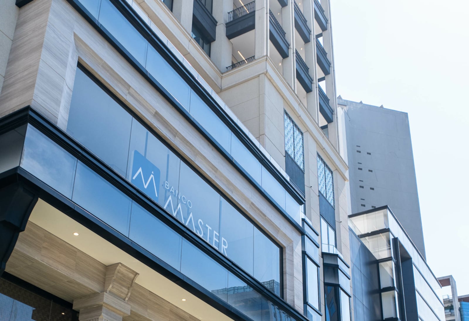 Banco Master Tem Liquidação Decretada e Dono É Preso em Operação da PF