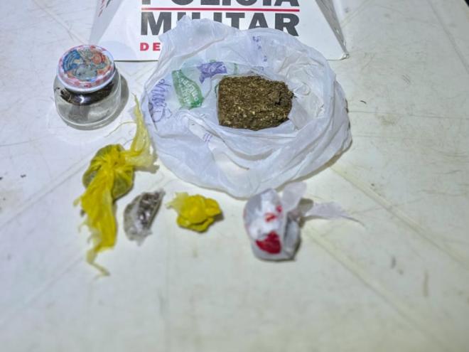 Trio é Detido em Ipaba por Tráfico de Drogas Após Denúncias Anônimas