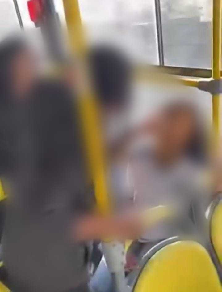 Adolescente sofre agressão violenta dentro de ônibus em Formiga