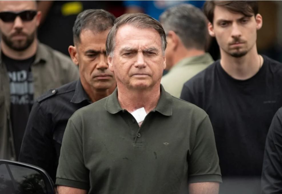 Ex-presidente Jair Bolsonaro é preso pela Polícia Federal em Brasília