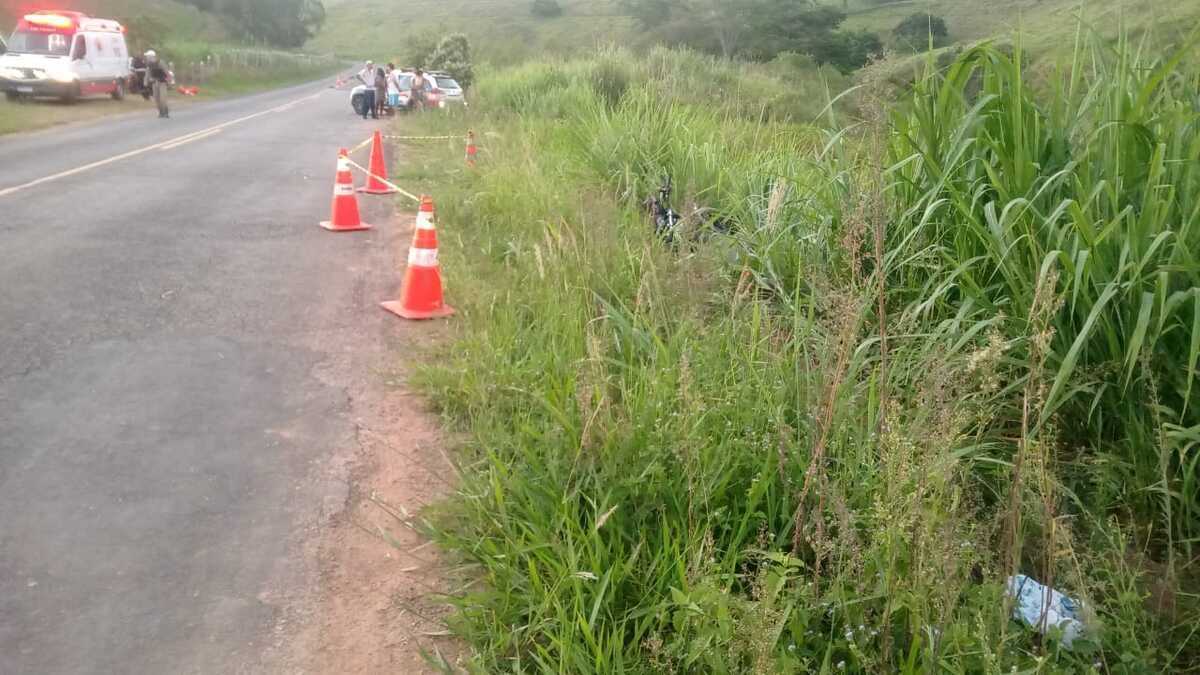 Tragédia em Tombos: Mulher Morre e Amiga é Hospitalizada Após Acidente de Moto