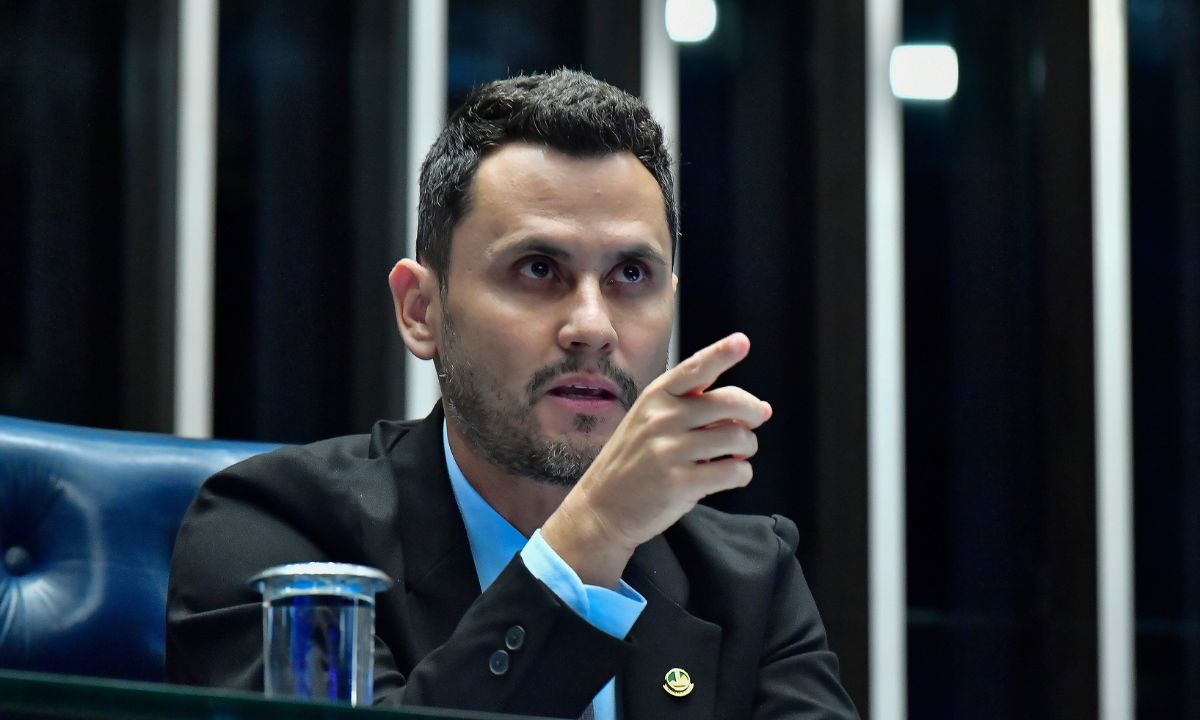 Cleitinho lidera pesquisa para o governo de Minas Gerais