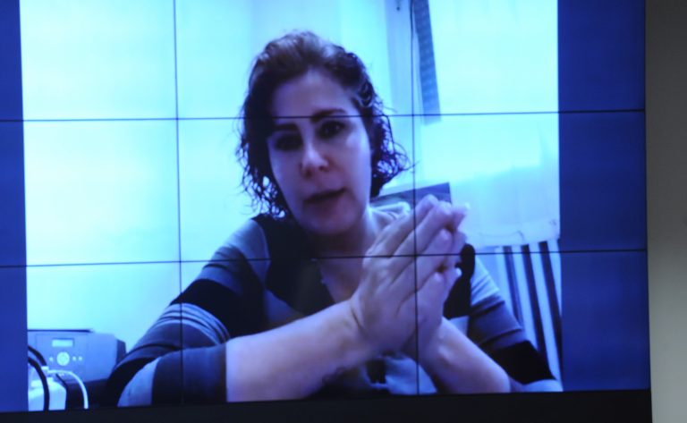 Carla Zambelli e transferida de cela apos sofrer agressoes em presidio na Italia