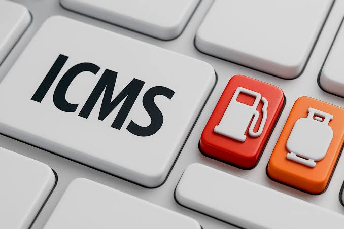 Aumento do ICMS vai aumentar preços de combustíveis e gás de cozinha em janeiro de 2026