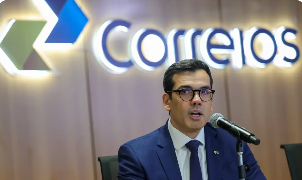 Correios anunciam fechamento de mil agencias e demissao de 15 mil funcionarios para conter rombo