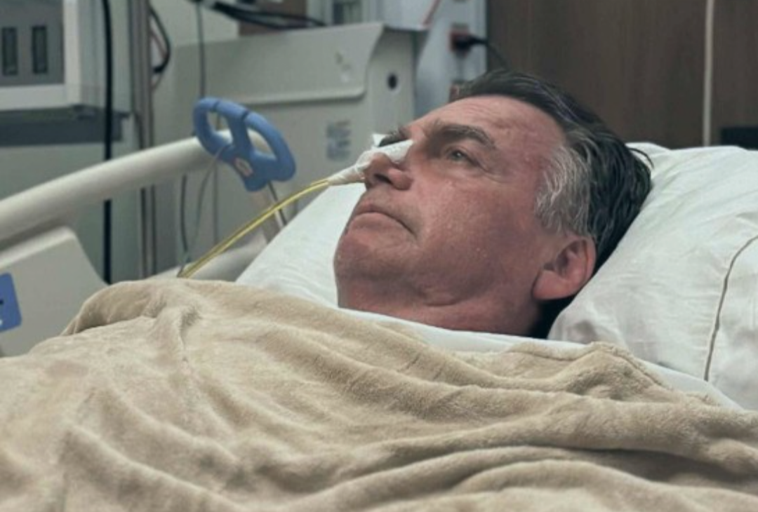 Moraes nega prisão domiciliar e determina que Bolsonaro permaneça detido na Polícia Federal