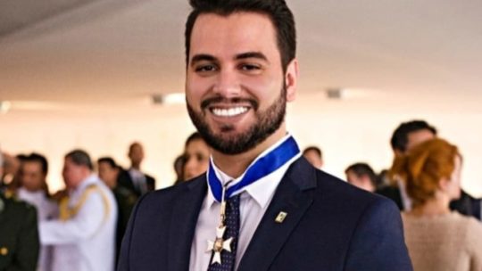 Filipe Martins é preso por ordem de Moraes após descumprir restrições do STF