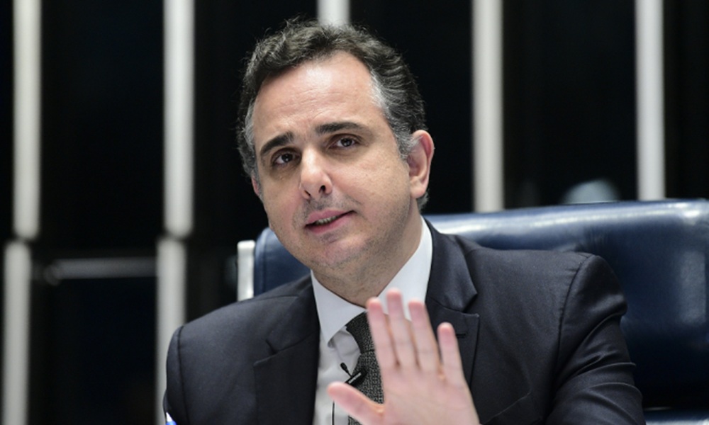 Senador Rodrigo Pacheco volta a ser cotado para o Governo de Minas e pode ter caminho aberto para o STF