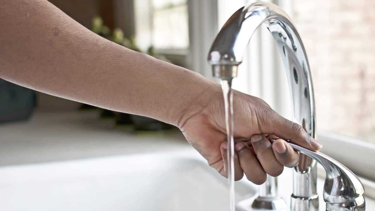 Nova lei garante desconto de 50 por cento na conta de água para inscritos no CadÚnico