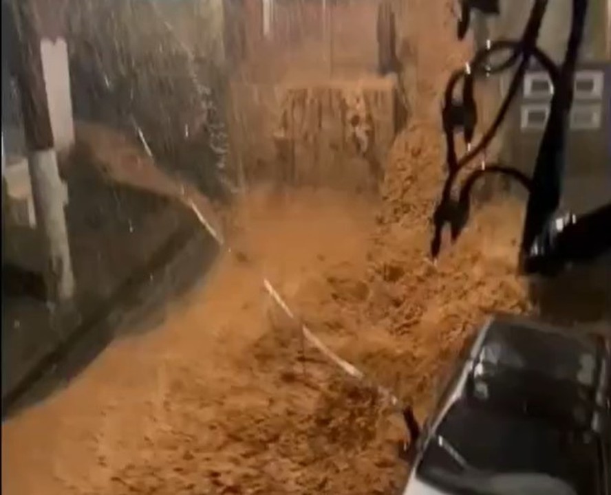 Juiz de Fora confirma 14 mortes e decreta calamidade pública após forte temporal