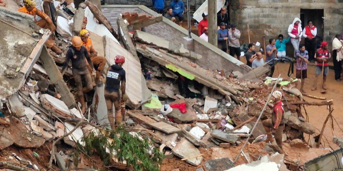 Temporal na Zona da Mata: Bombeiros ainda buscam por pelo menos 40 desaparecidos