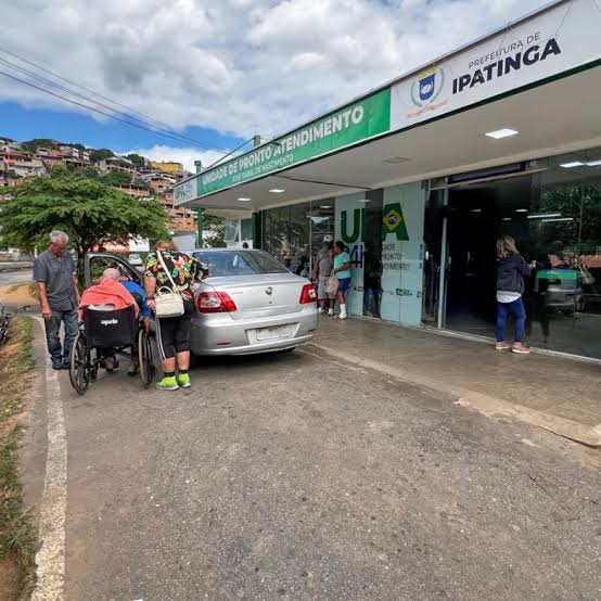 Crise na Saúde: Pacientes protestam contra espera de 6 horas e superlotação na UPA de Ipatinga