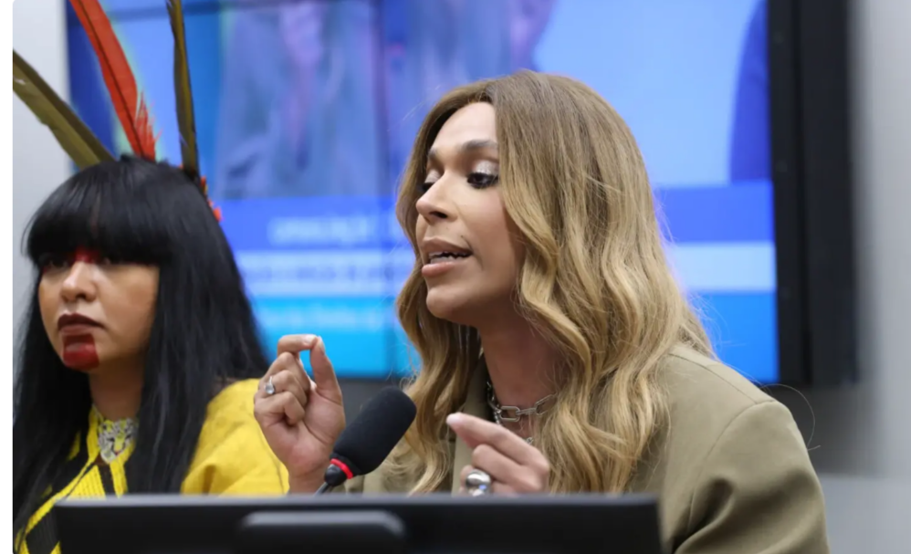 Abaixo-assinado contra Erika Hilton chega a 120 mil adesões