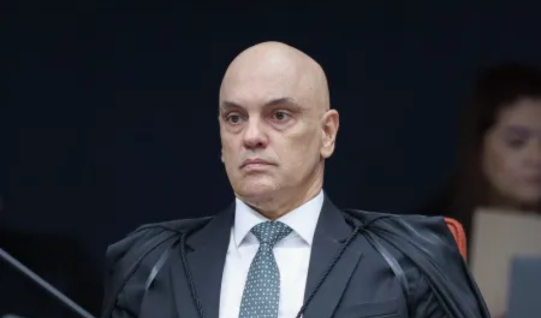 Ministro Alexandre de Moraes concede prisão domiciliar ao ex-presidente Jair Bolsonaro