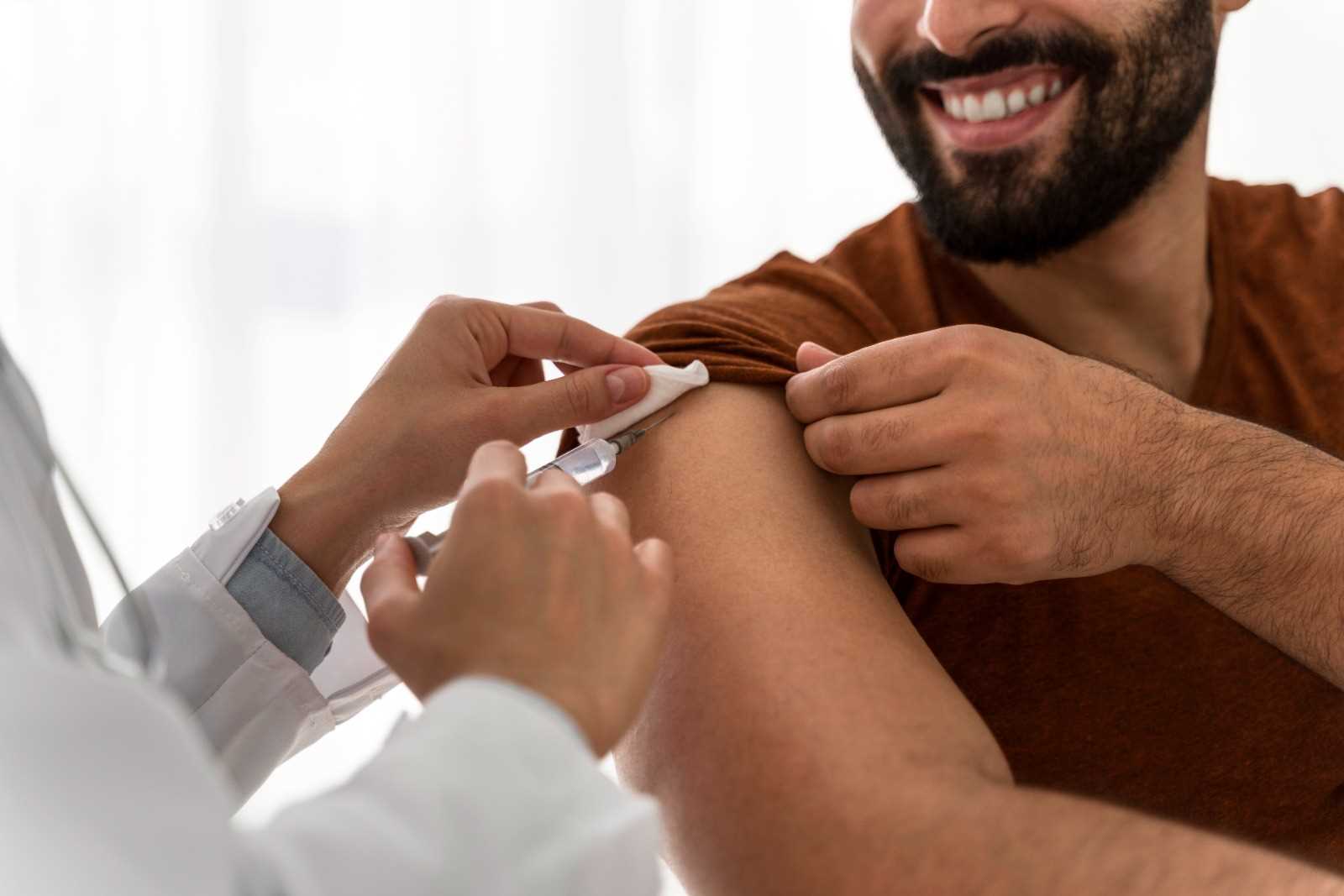 A Prefeitura de Santana do Paraíso, por meio da Secretaria Municipal de Saúde, oficializou o início da Campanha de Vacinação contra a Influenza com um c...