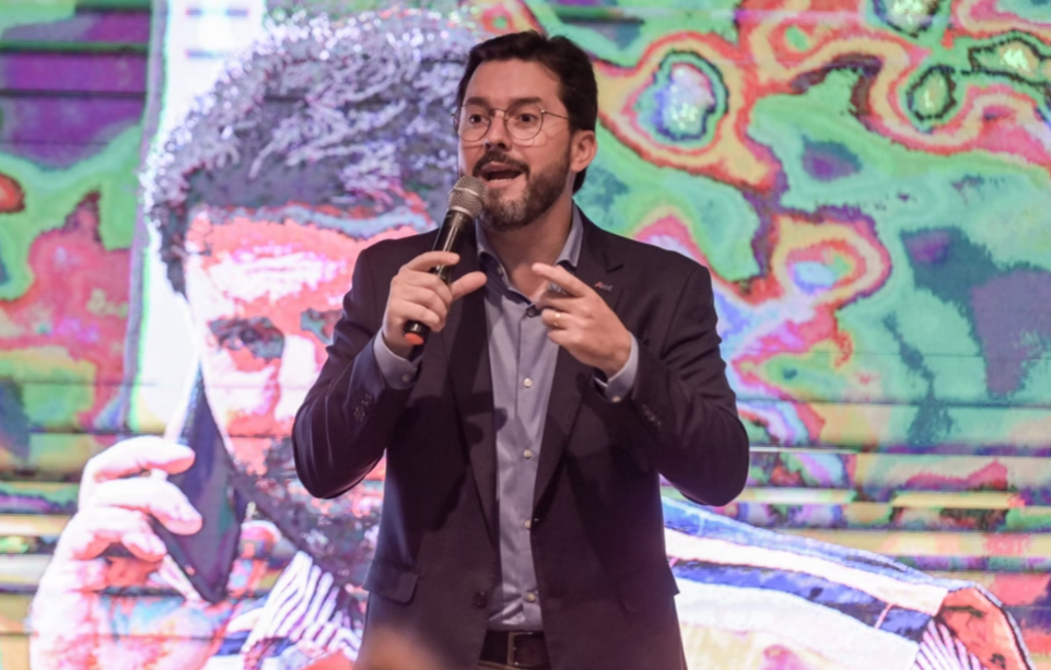 O prefeito de Patos de Minas e presidente da Associação Mineira de Municípios, Luís Eduardo Falcão, oficializou sua renúncia a ambos os cargos na tarde ...