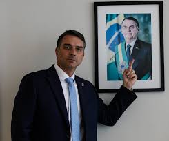O senador Flávio Bolsonaro veio a público para dissipar boatos que circulavam, especialmente nas redes sociais, sobre uma possível extinção do sistema P...