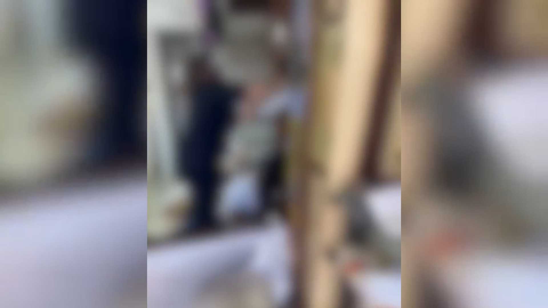 Uma discussão acalorada sobre os termos de um plano funerário escalou para uma briga física dentro de uma funerária em Nova Serrana, no Centro-Oeste de ...
