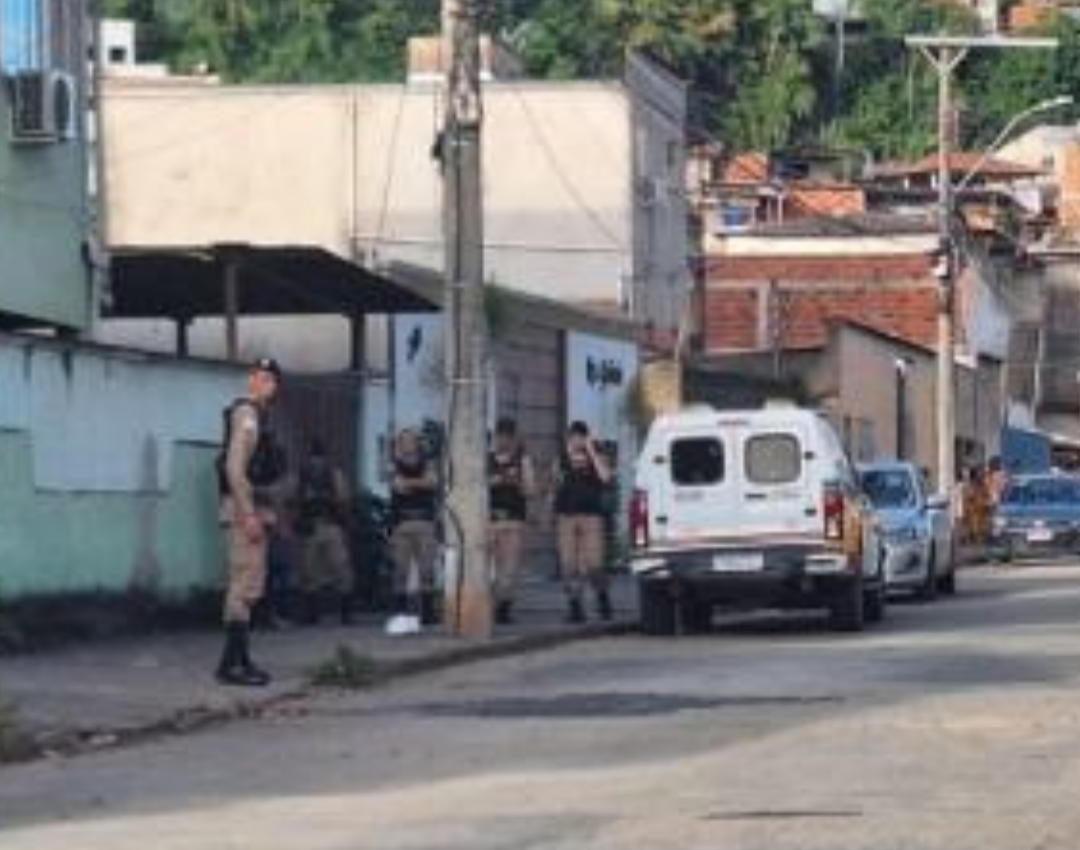 Uma tentativa de homicídio mobilizou a Polícia Militar no bairro Caravelas, em Ipatinga, na última sexta-feira (3). A ocorrência, que teve início no fim...
