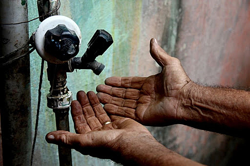 Moradores do município de Campanário, no Vale do Rio Doce, manifestaram formalmente uma série de reclamações relacionadas à qualidade do abastecimento e...
