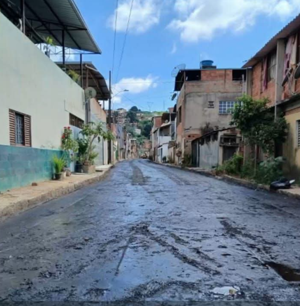 A Prefeitura de Santana do Paraíso deu início aos trabalhos de pavimentação asfáltica na rua Santa Margarida, localizada na região central do município....