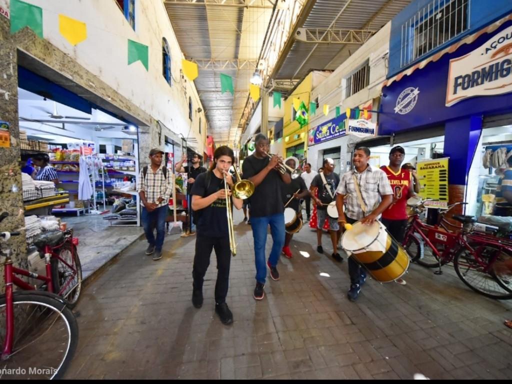 Em Governador Valadares, o histórico mercado municipal transcende a mera função comercial para se firmar como um vibrante palco da cultura e da autêntic...