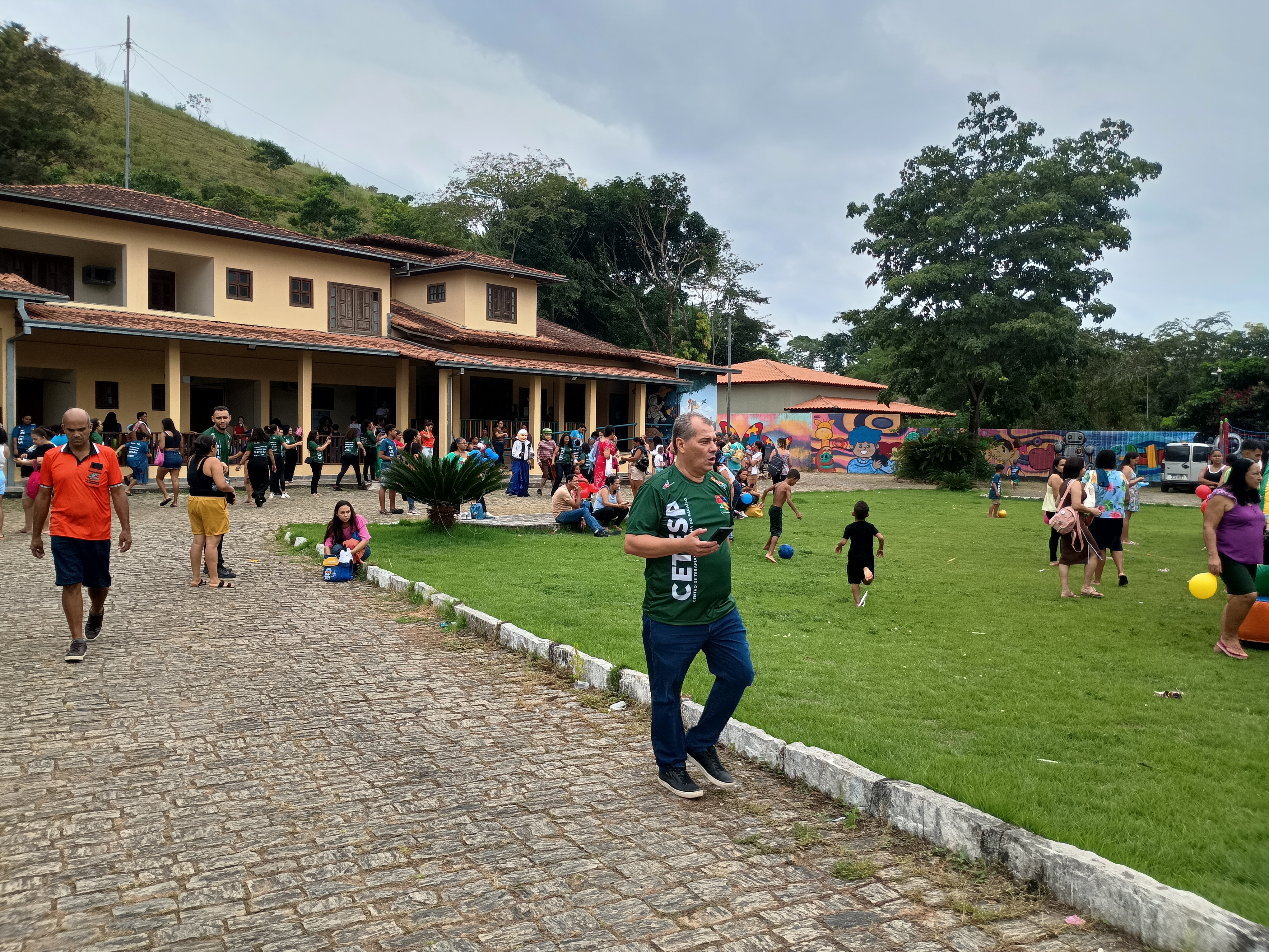 Em um gesto de acolhimento e conscientização, a sede do cetesp em santana do paraíso se transformou em palco para o dia mágico na manhã deste sábado, di...