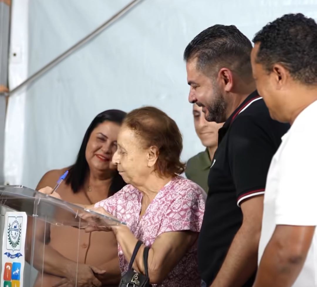 O prefeito de Santana do Paraíso, Bruno Morato, assinou no último sábado a ordem de serviço para o início das obras de revitalização da praça localizada...