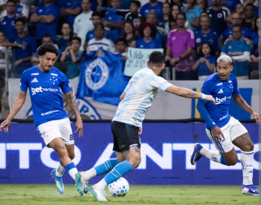 O Cruzeiro alcançou um triunfo significativo na noite deste sábado, 18 de abril de 2026, ao derrotar o Grêmio por 2 a 0 no estádio Mineirão, em Belo Hor...