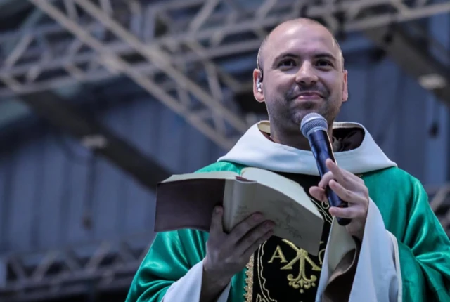 A estratégia de pré-campanha do senador Flávio Bolsonaro (PL) para cativar o eleitorado católico tem lançado luz sobre a figura de Frei Gilson. O frade ...
