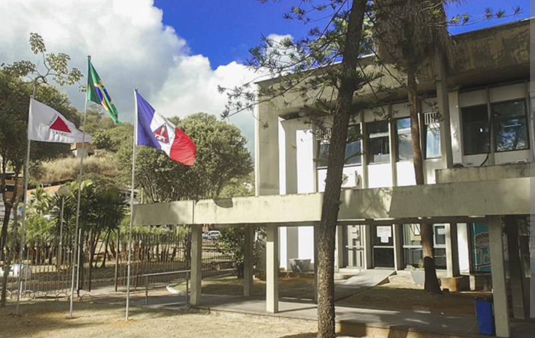 Os servidores públicos de Timóteo decidiram entrar em greve geral a partir da próxima quarta-feira, dia 22 de abril, após aprovação em assembleia realiz...
