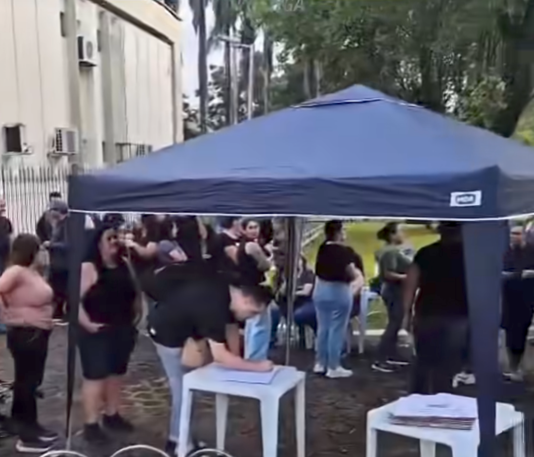 A cidade de Timóteo presenciou, na manhã desta quarta-feira, dia 22, o início oficial da greve dos seus servidores públicos. Desde as primeiras horas do...