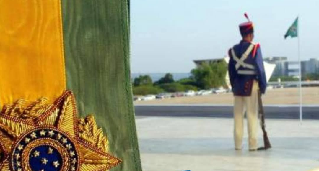 A partir de 2027, o Brasil verá o fim da tradicional cerimônia de posse de presidente e governadores no dia 1º de janeiro. Essa alteração no calendário ...