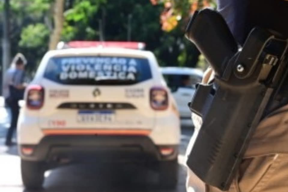 Um indivíduo de 48 anos foi detido recentemente na cidade de Divinópolis, sob a acusação de violência contra uma mulher. O caso, que mobilizou as autori...